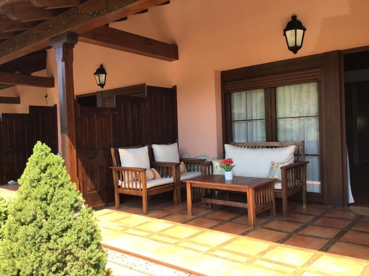 Onís Apartamentos El Pedrayu מראה חיצוני תמונה