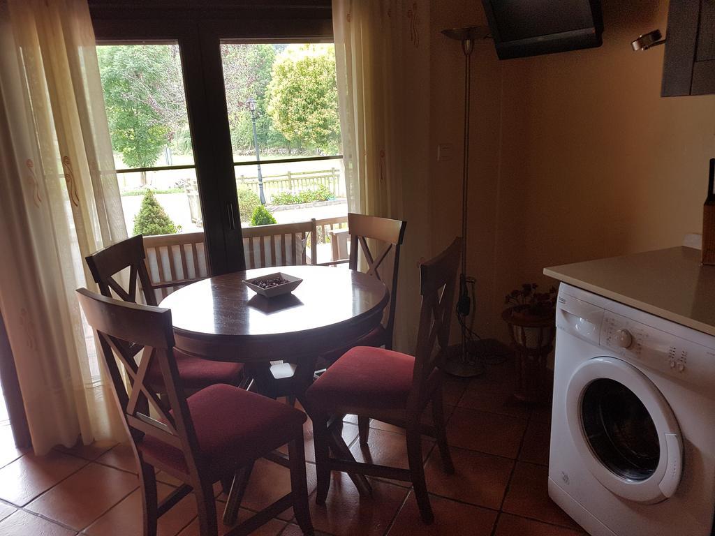 Onís Apartamentos El Pedrayu מראה חיצוני תמונה
