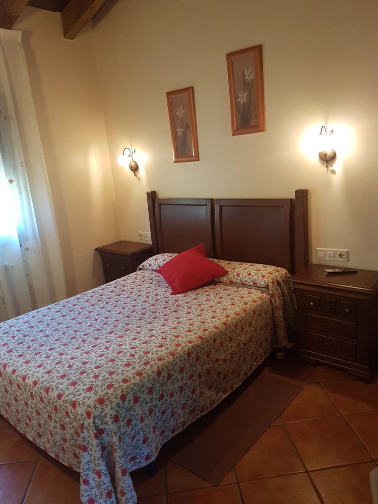 Onís Apartamentos El Pedrayu מראה חיצוני תמונה